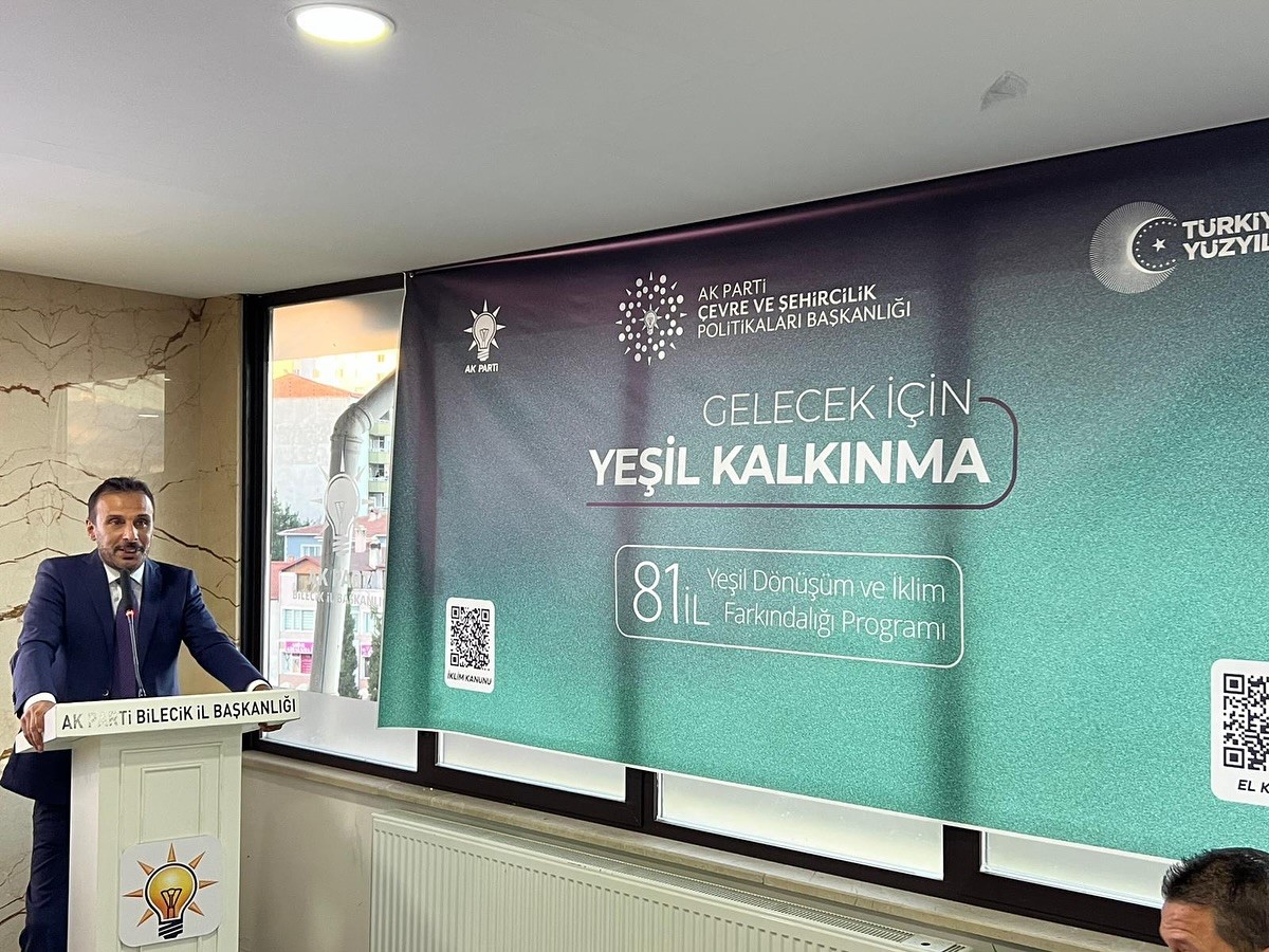 AK Parti teşkilatına yeşil dönüşüm sunumu