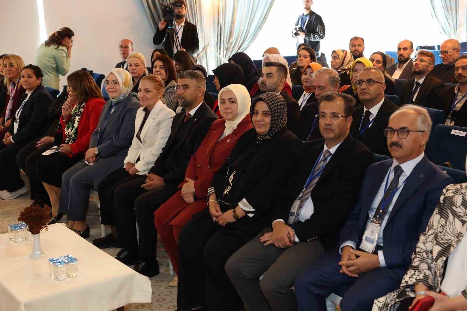 Erzurum&rsquo;da aile &ccedil;alıştayı  d&uuml;zenlendi
