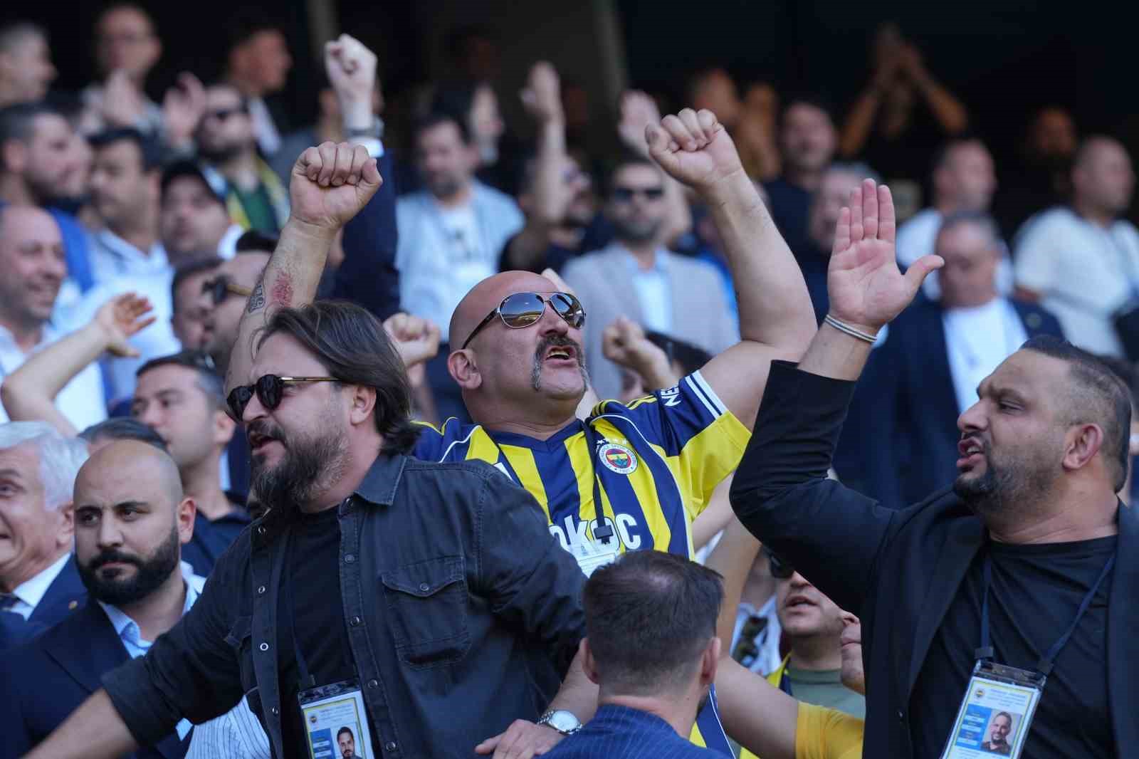 Başkan Ali Ko&ccedil; ve y&ouml;netimi, idari ve mali a&ccedil;ıdan ibra edildi
