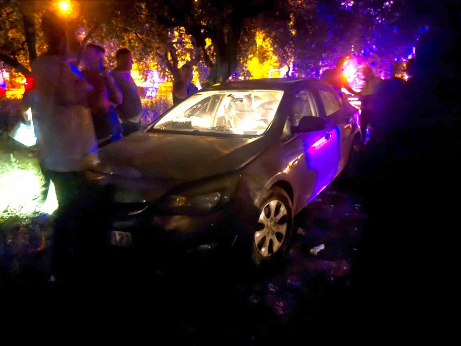 Kontrolden çıkan otomobil zeytin bahçesine girdi: 1 yaralı