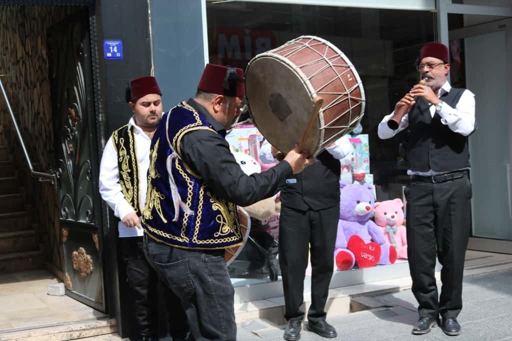 Kırşehir esnafından ’davullu, zurnalı’ Ahilik daveti