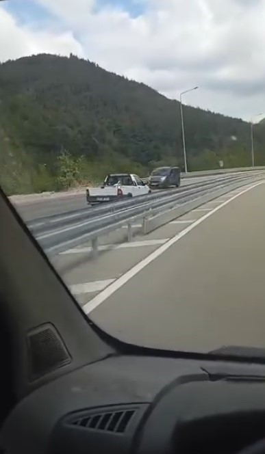 Kilometrelerce yolu ters şeritten gitti
