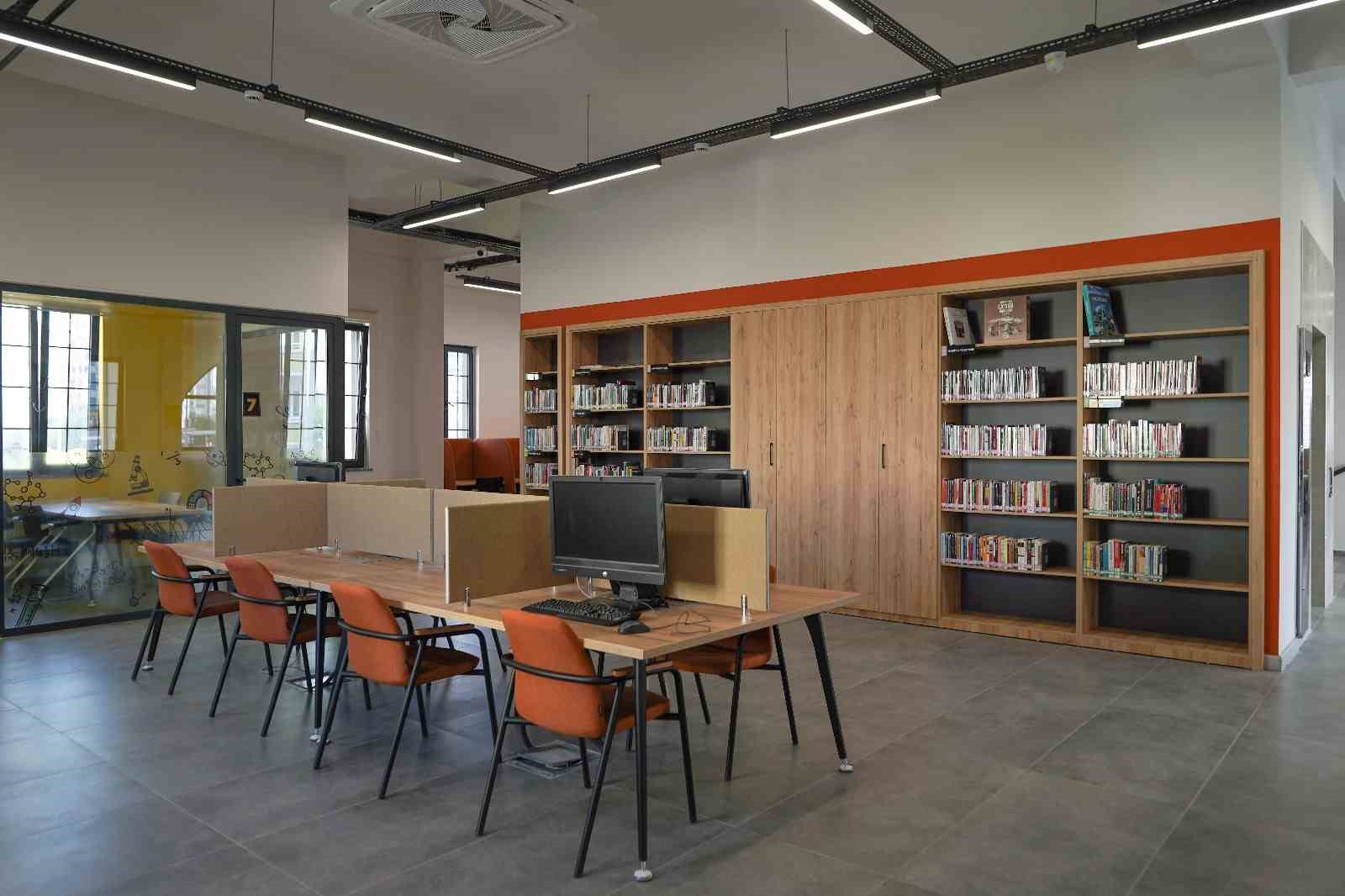 Melikgazi’de gençlerin yeni buluşma noktası Akıl Küpü Kütüphaneleri’ne bir yenisi daha ekleniyor