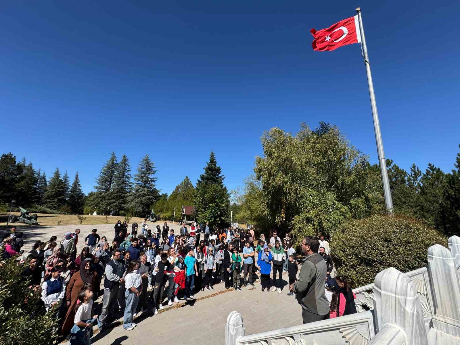 Dumlupınar’da geleneksel piknik şöleni