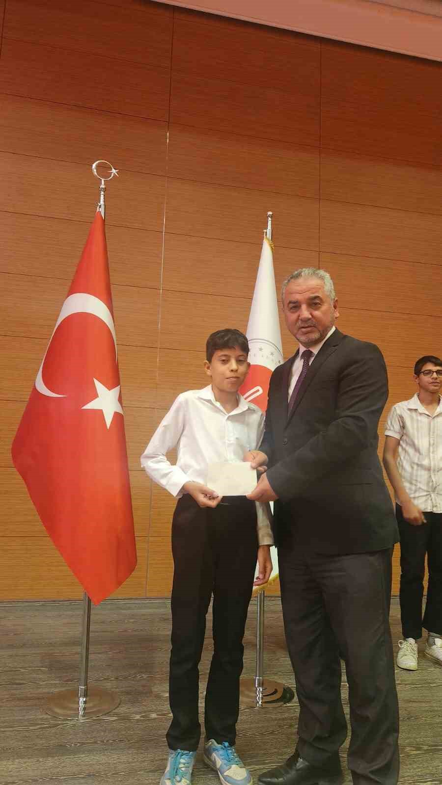 Aydın&rsquo;da hafızlık ve Kur&rsquo;an-ı Kerim&rsquo;i g&uuml;zel okuma yarışması il finali yapıldı
