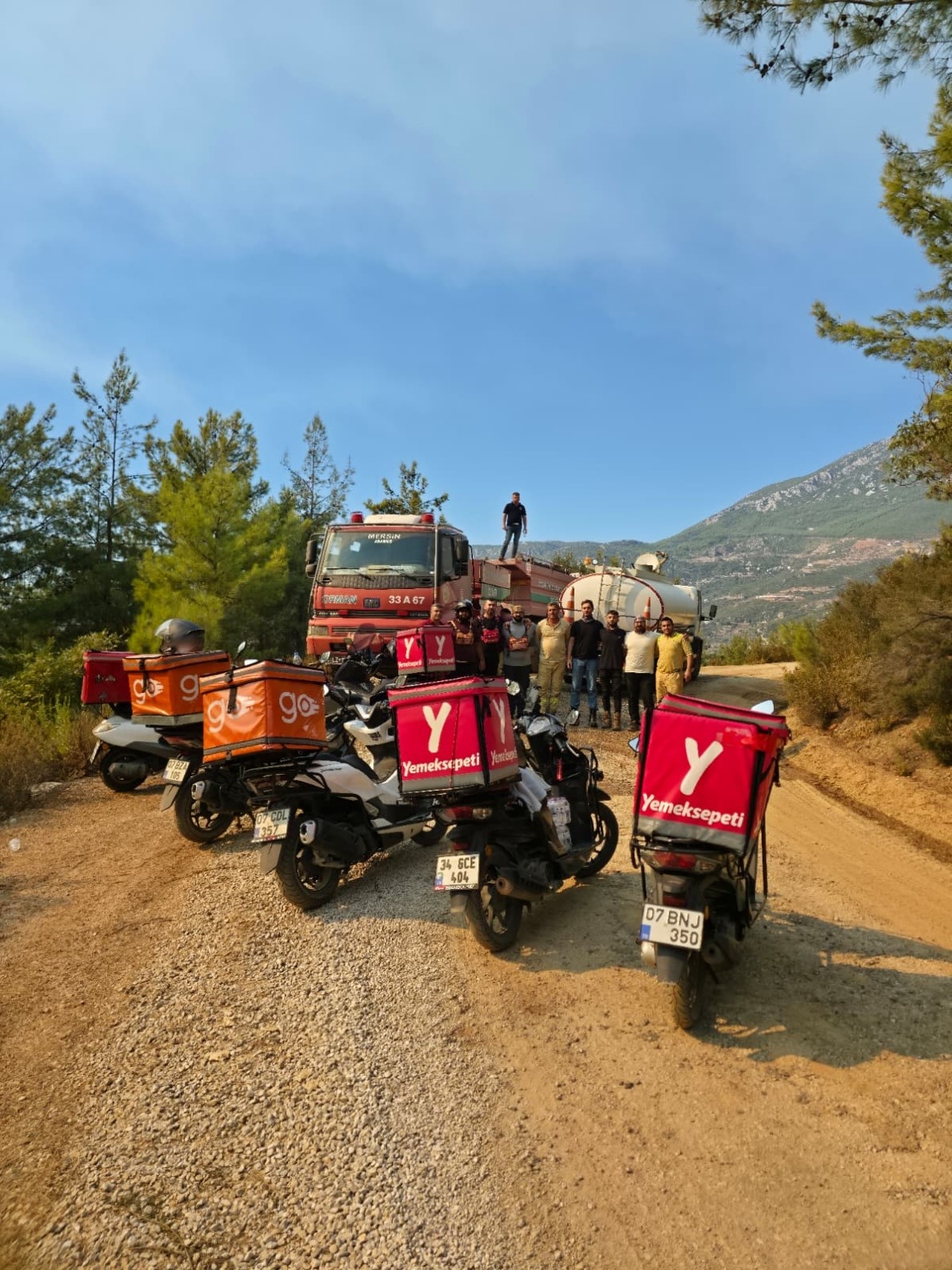 Antalya’daki yangınlarda motokuryelerden ücretsiz lojistik destek