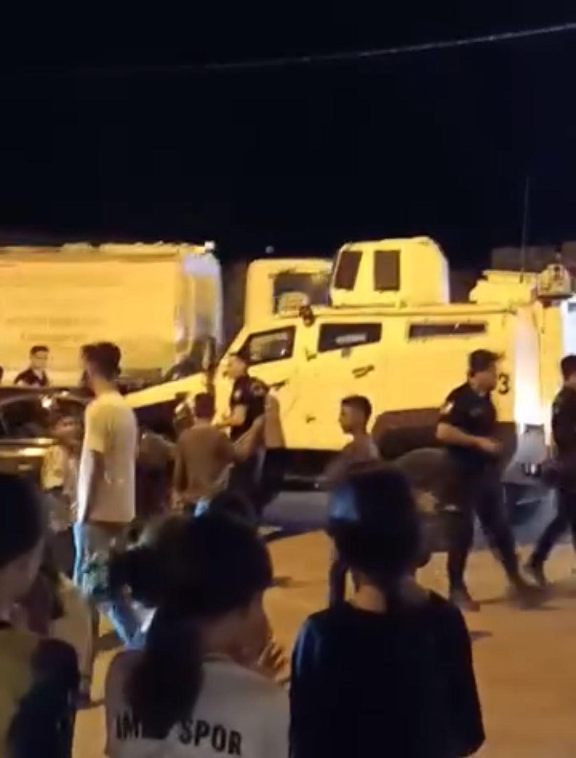 Mardin&rsquo;de zırhlı ara&ccedil; ile otomobil &ccedil;arpıştı: 2 yaralı
