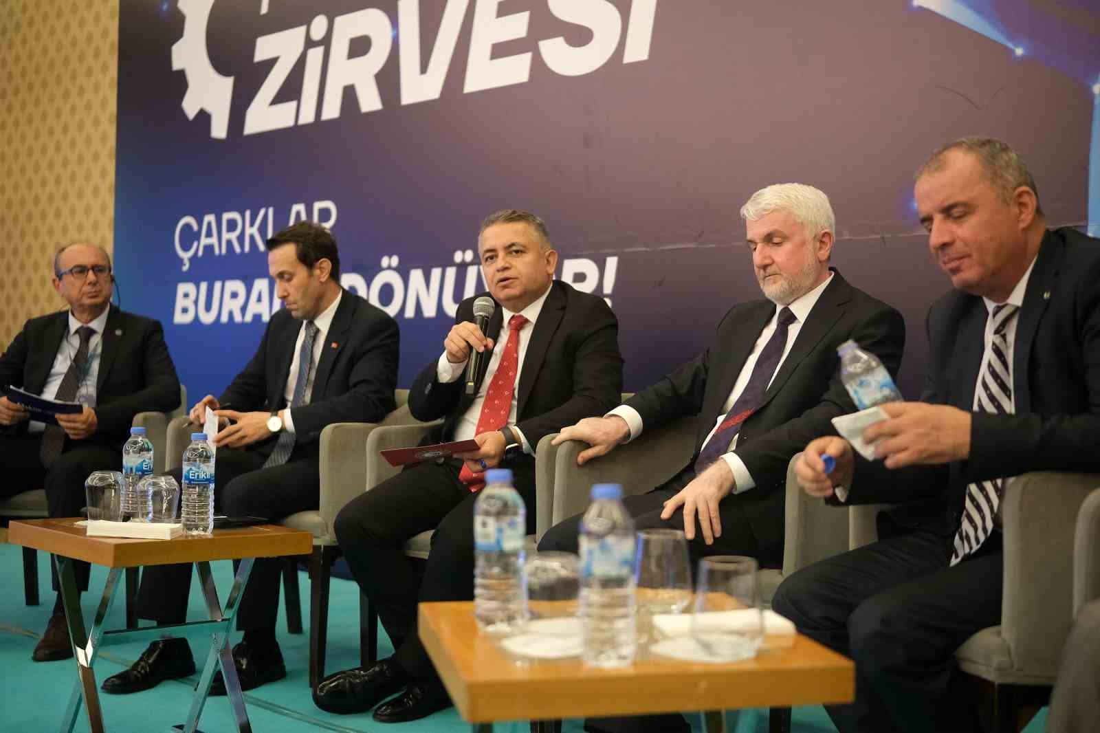 Türkiye’nin sanayi ve üretim gücü MAKSİAD Makine Zirvesinde konuşuldu