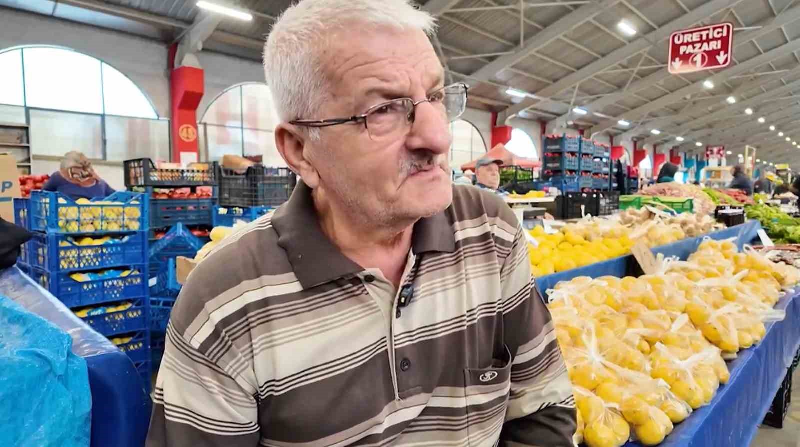 Düzce’de 25 yıldır pazarcılık yapan Geçgel, yılın Ahisi seçildi