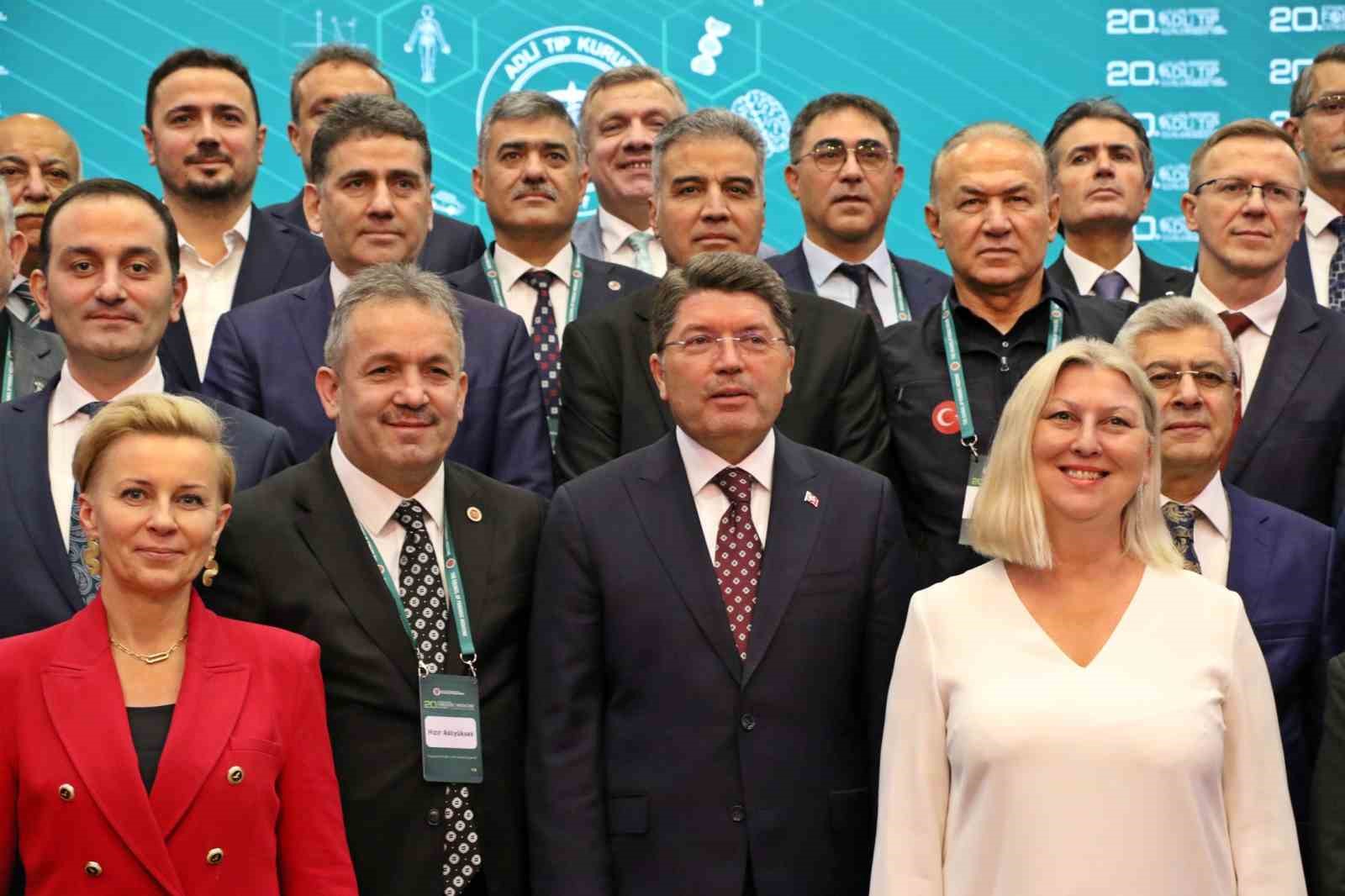 Bakan Tunç: "Gazze’deki soykırım uluslararası mahkemelerin inandırıcılığını kaybettiğini bütün dünyaya göstermiş durumda"