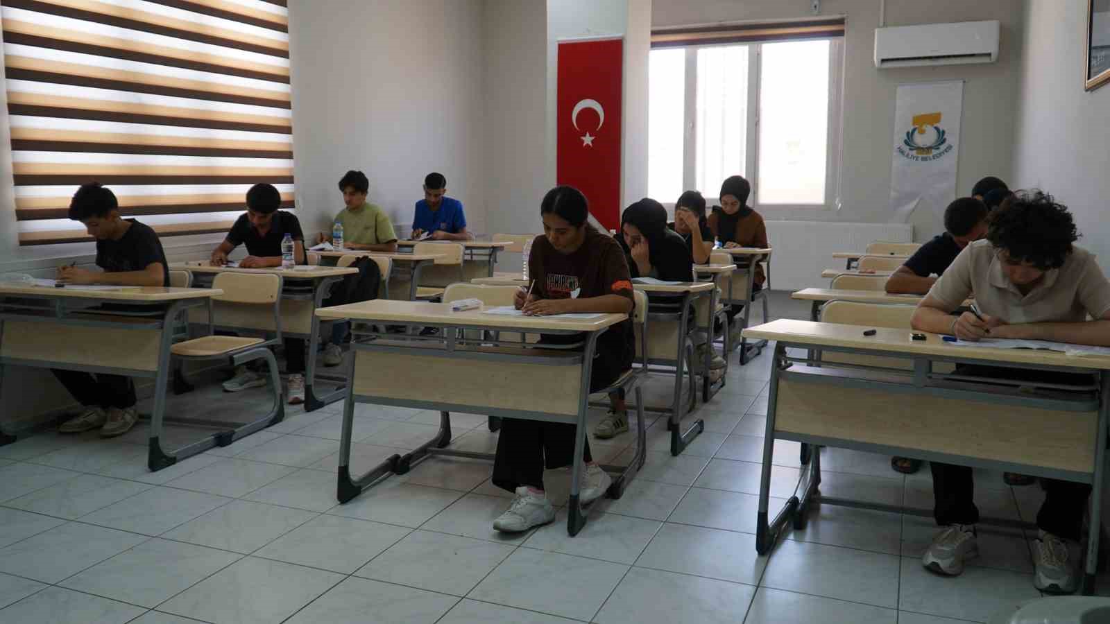 Haliliye Belediyesinden gençlerin eğitimine destek