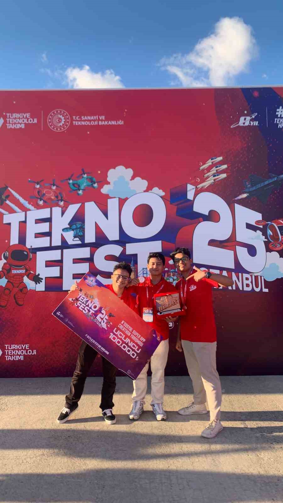 BAR&Uuml;&rsquo;den TEKNOFEST İstanbul&rsquo;da &ouml;nemli başarı
