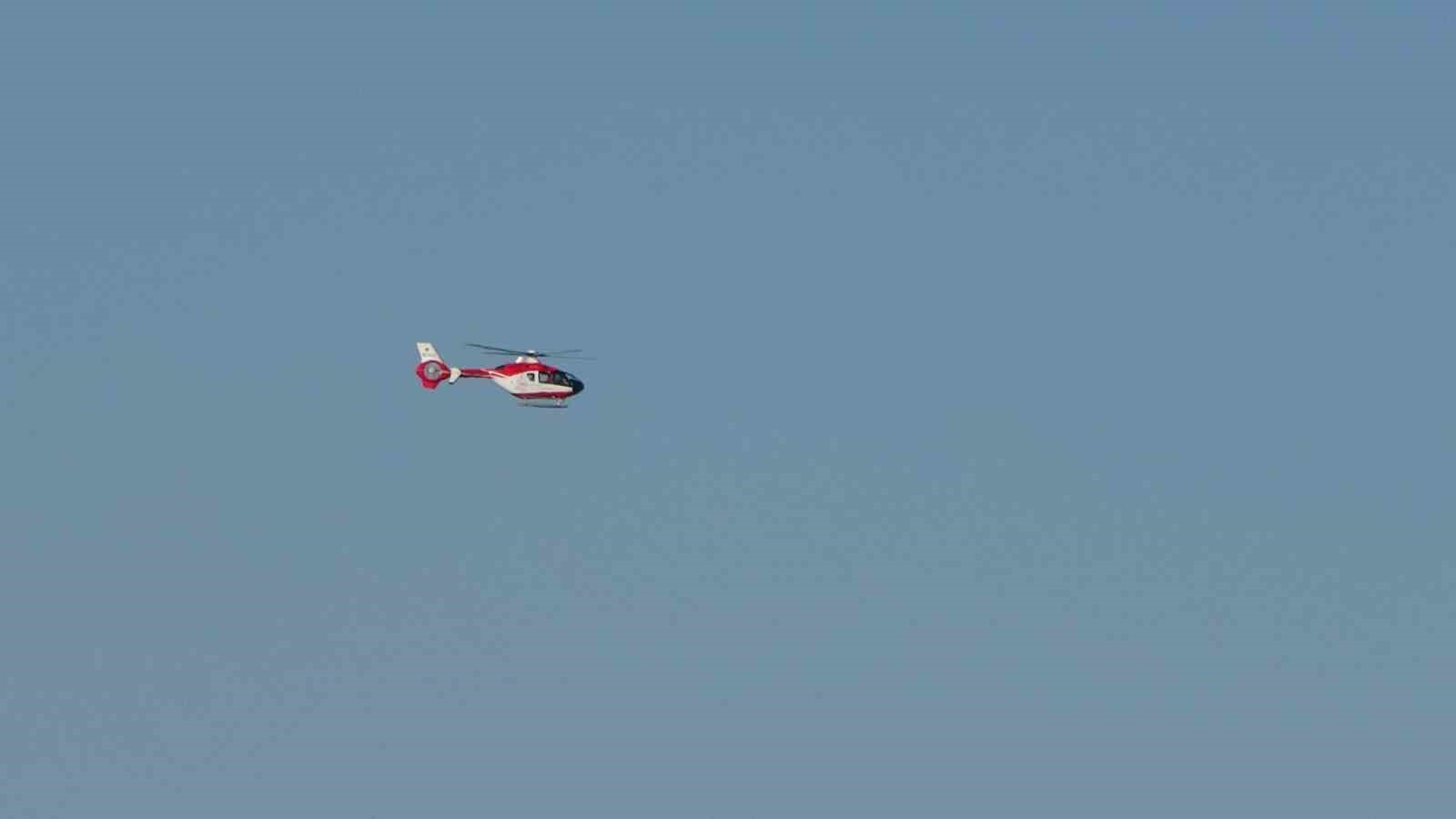 Asfiksi hastası yenidoğan bebek ambulans helikopterle Van’a getirildi
