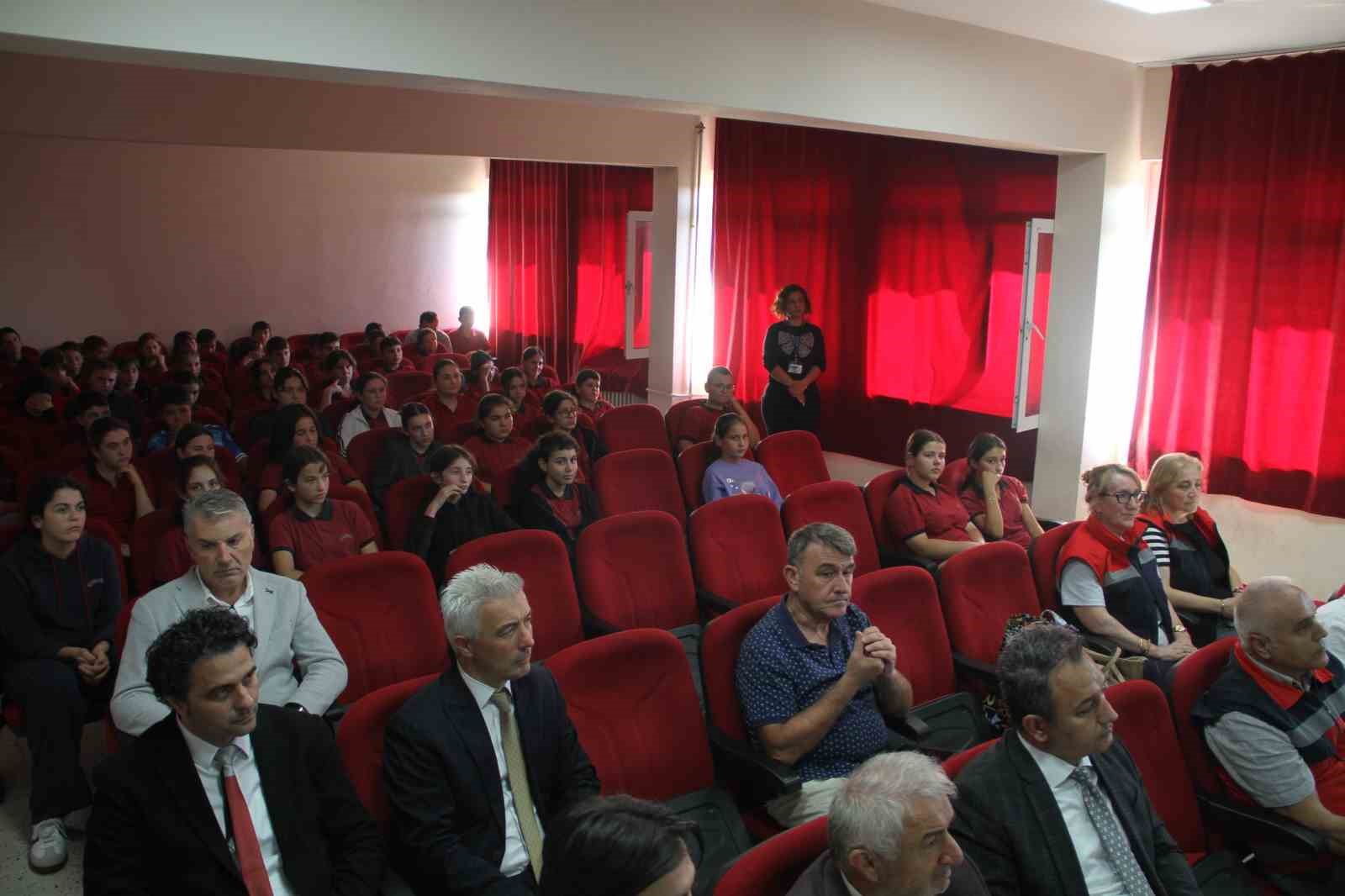 Öğrencilere ’kokarca’ semineri