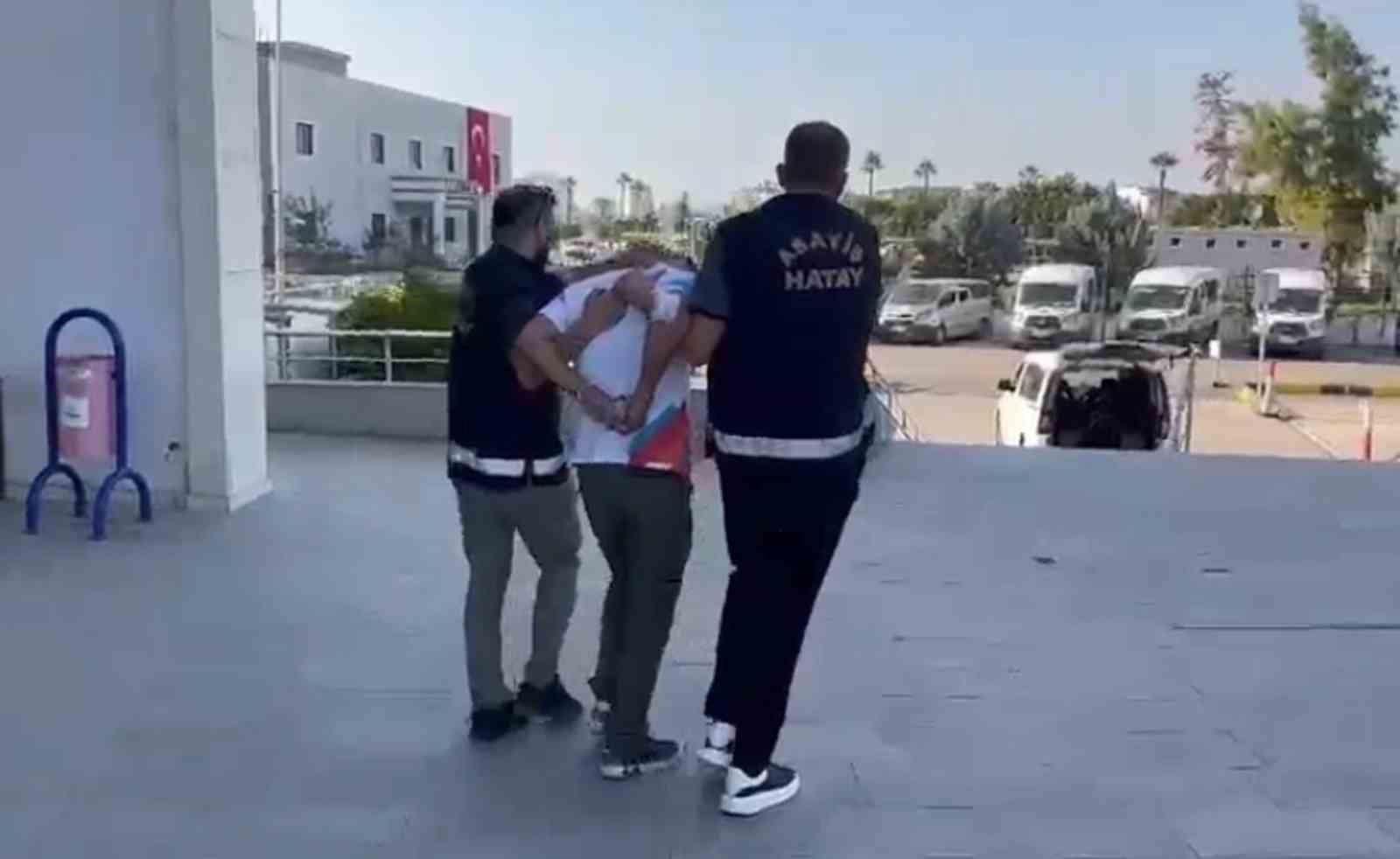 İskenderun Belediyesi &ccedil;alışanını bı&ccedil;akla yaralayan şahıs tutuklandı
