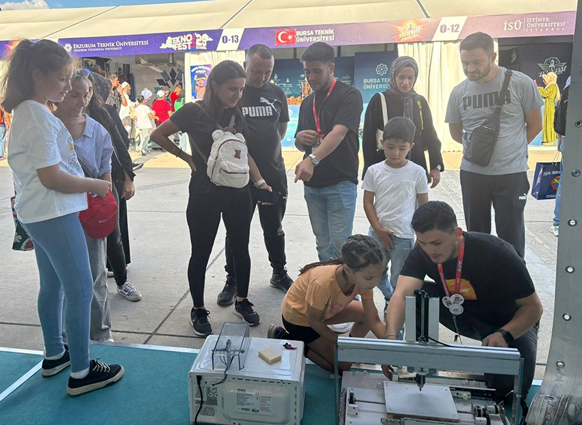 Uşak Üniversitesi TEKNOFEST 2025’te ziyaretçilerini ağırladı
