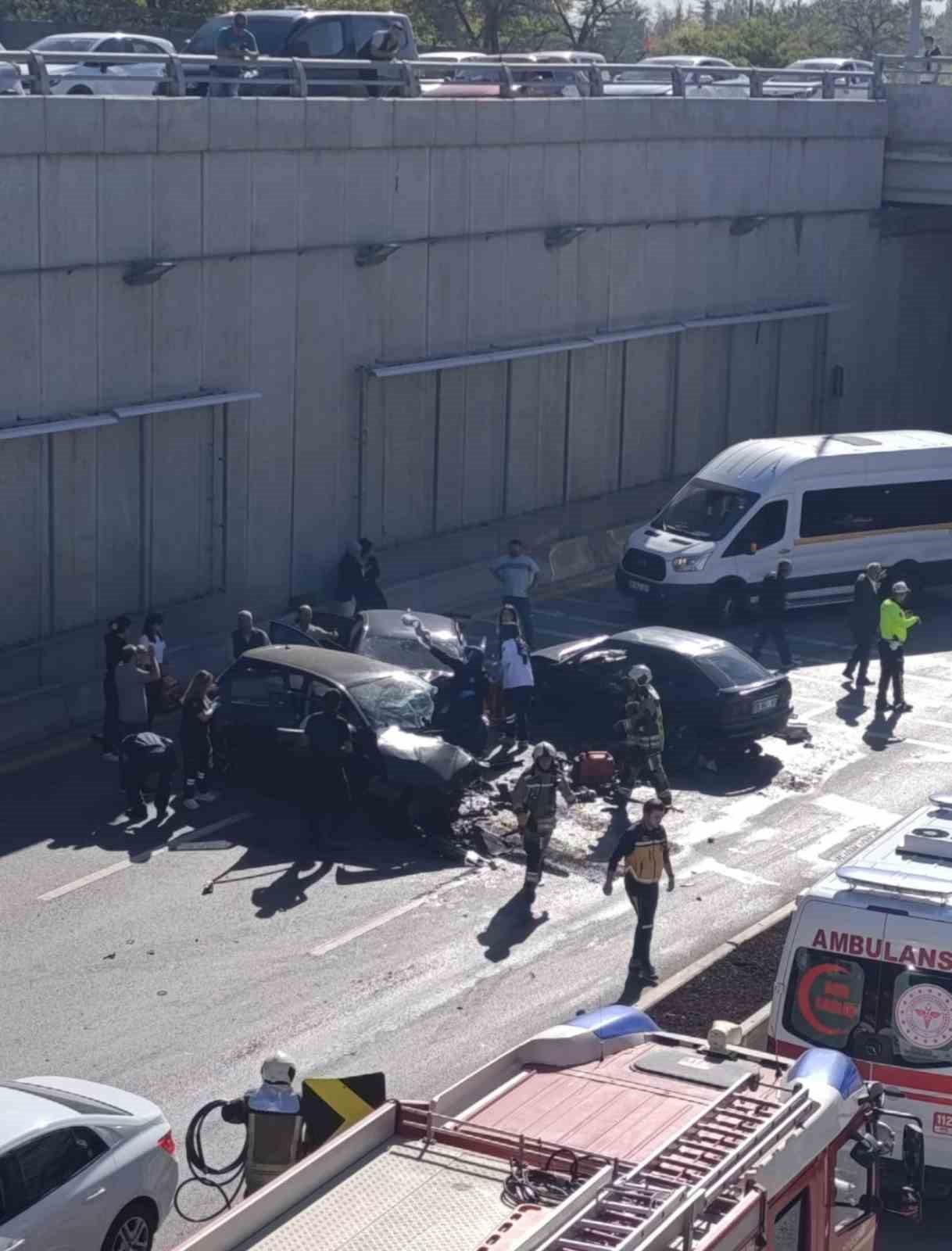 Ankara’da zincirleme trafik kazası: 4 yaralı