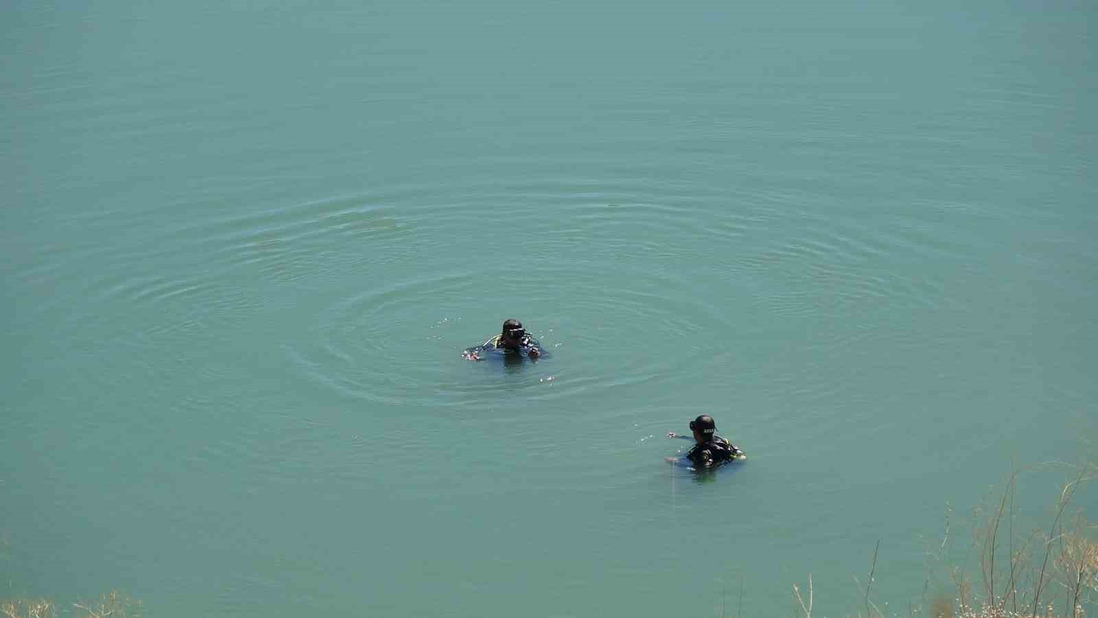 Burdur&rsquo;da barajda kaybolduğu d&uuml;ş&uuml;n&uuml;len emekli polis i&ccedil;in arama &ccedil;alışması başlatıldı
