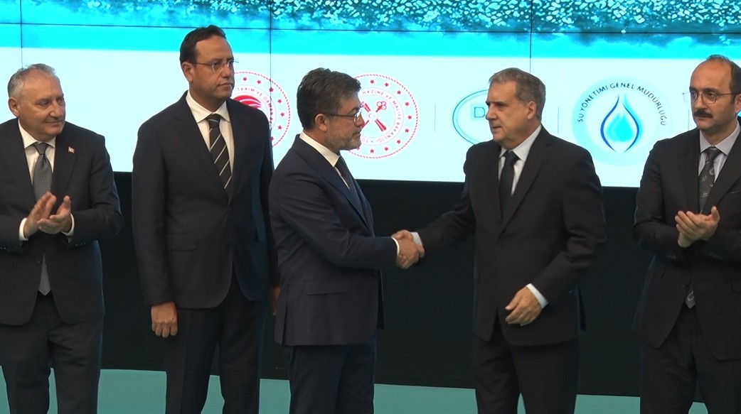 Bakan Yumaklı: "600 milyon dolarlık kaynakla, ülkemizin dört bir tarafına Taşkın Kontrol Tesisleri inşa edeceğiz"