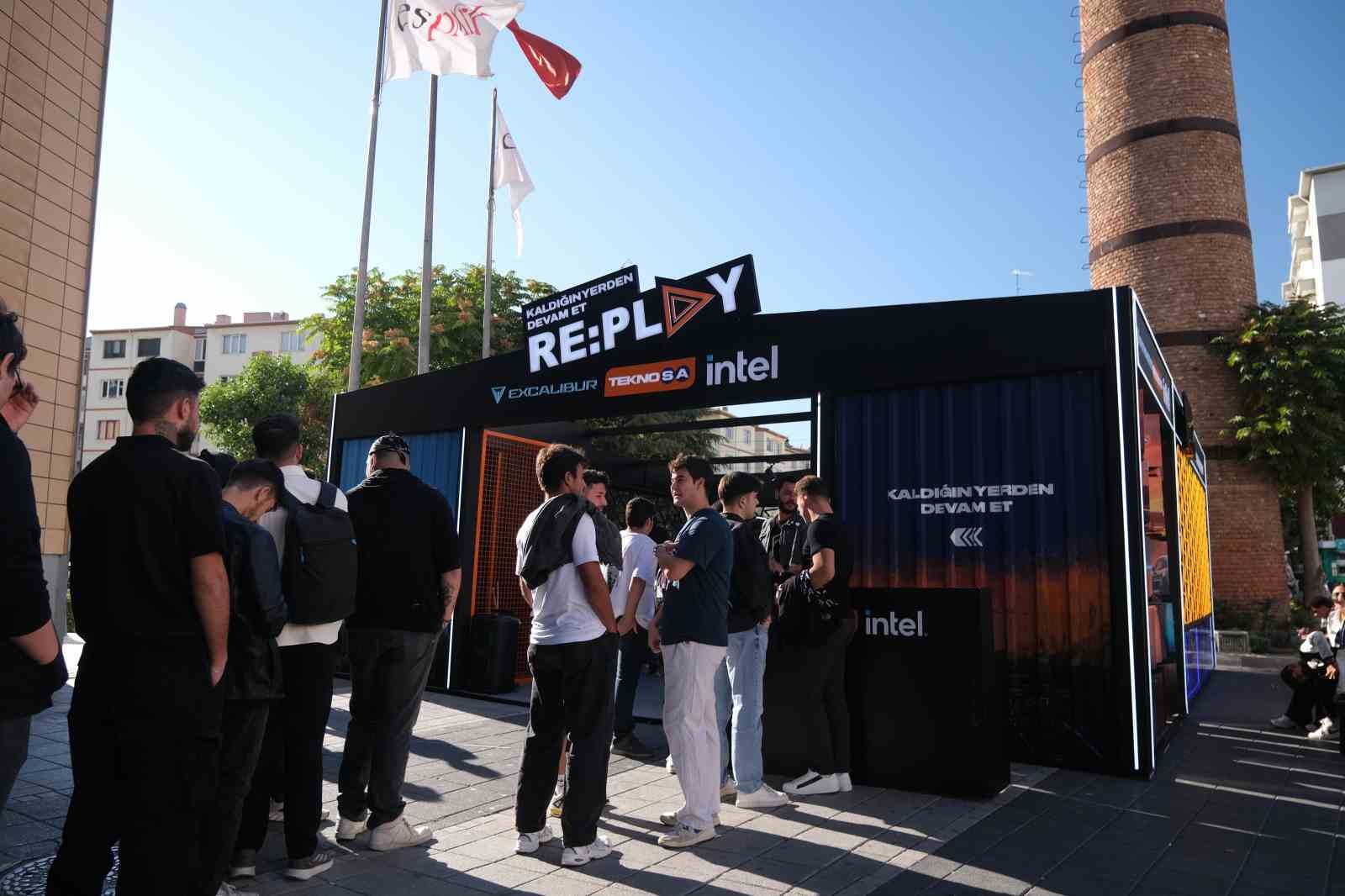 RE:PLAY oyun turnuvasının beşinci durağı Eskişehir oldu
