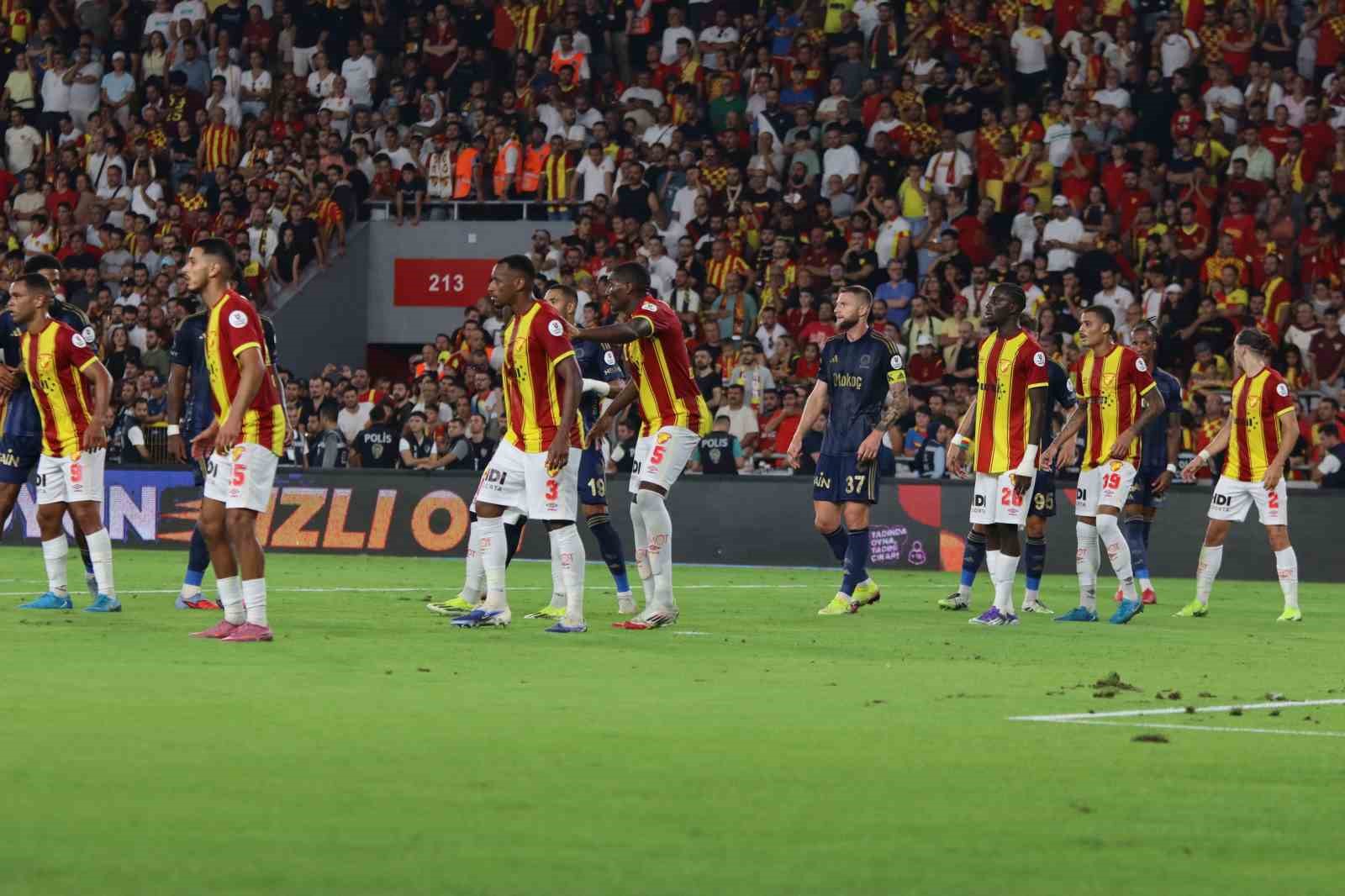 Göztepe, Süper Lig’in en az gol yiyen takımı