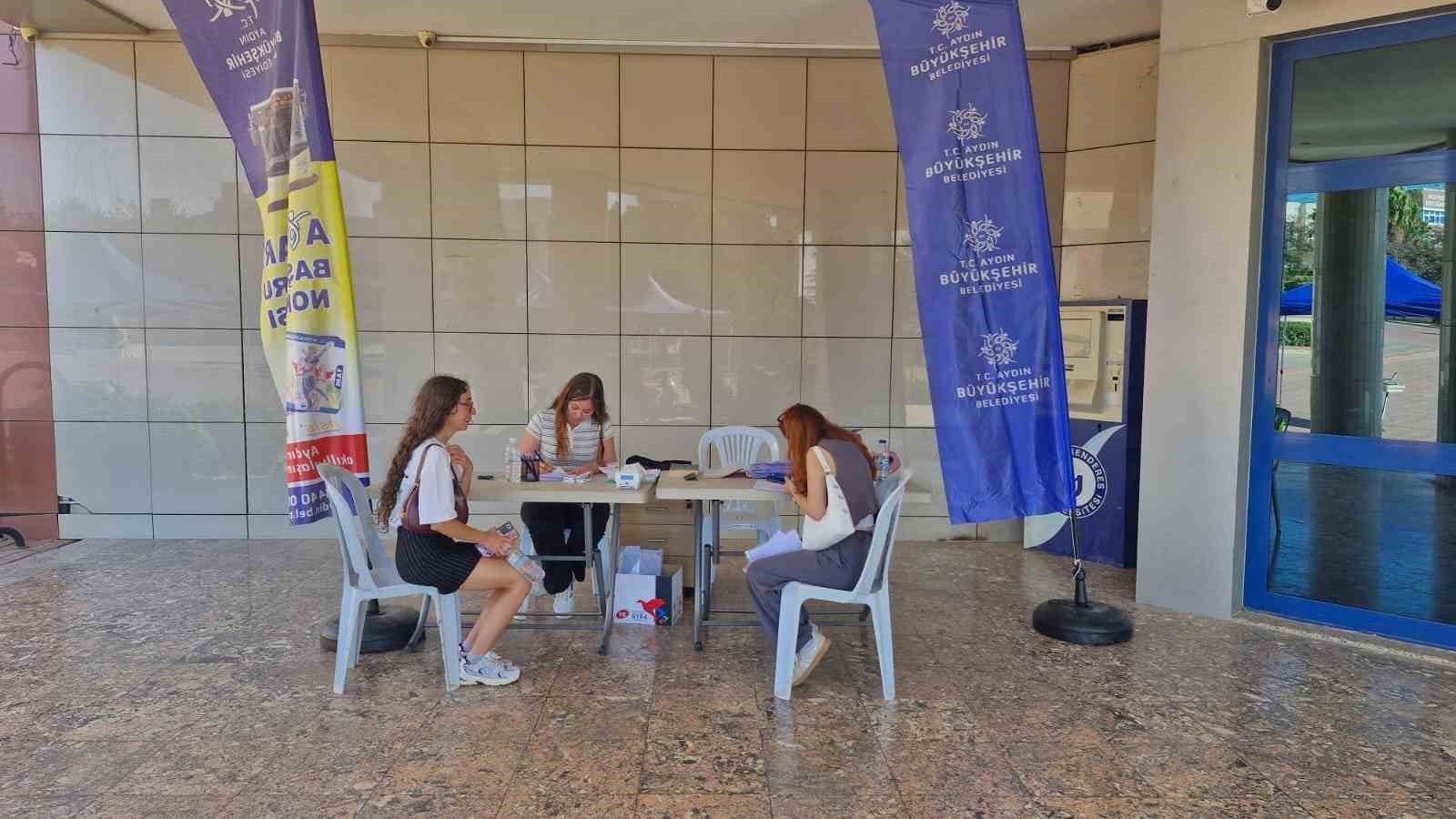 Aydın Büyükşehir Belediyesi’nden üniversite öğrencilerine Aykart hizmeti