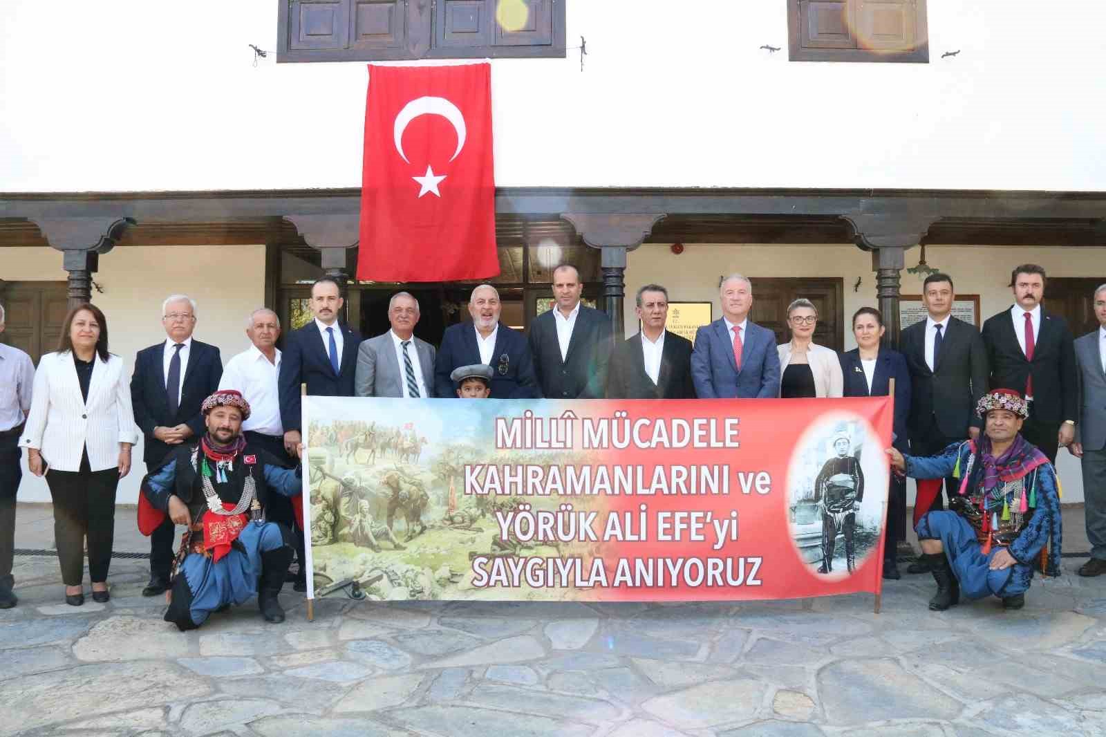 Milli M&uuml;cadele kahramanı Y&ouml;r&uuml;k Ali Efe, dualarla anıldı
