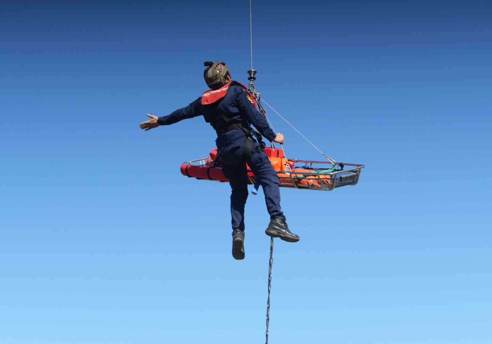 AFAD’dan helikopter destekli gerçeği aratmayan tatbikat