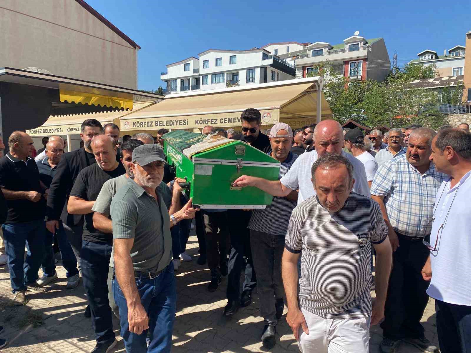 Trafik kazasında hayatını kaybeden 78 yaşındaki kadın son yolculuğuna uğurlandı