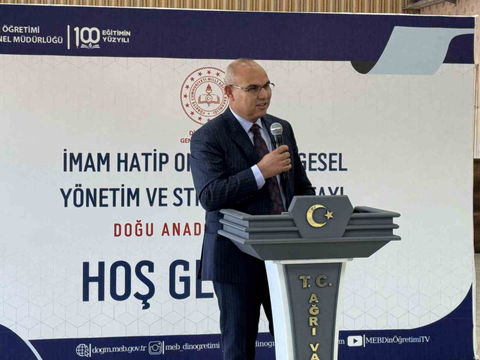 Ağrı&rsquo;da imam hatip okulları i&ccedil;in strateji &ccedil;alıştayı yapıldı
