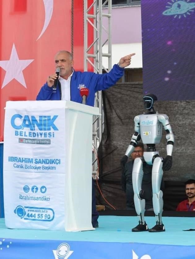Canik’ten 17 ilçede yapay zeka eğitimleri
