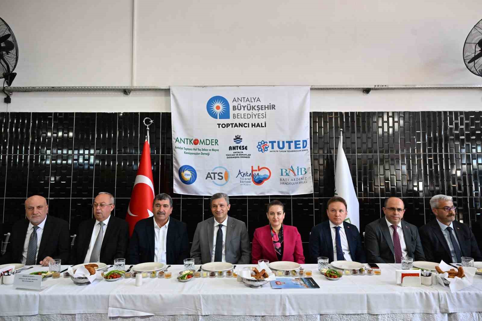 Antalya Toptancı Halleri’nin ilk 8 ayında yaklaşık 20 milyar TL işlem hacmine ulaşıldı