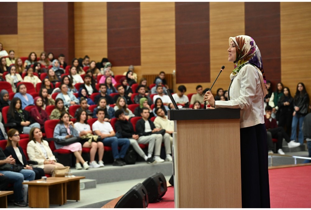 Kastamonu &Uuml;niversitesi&rsquo;nde oryantasyon programı devam ediyor
