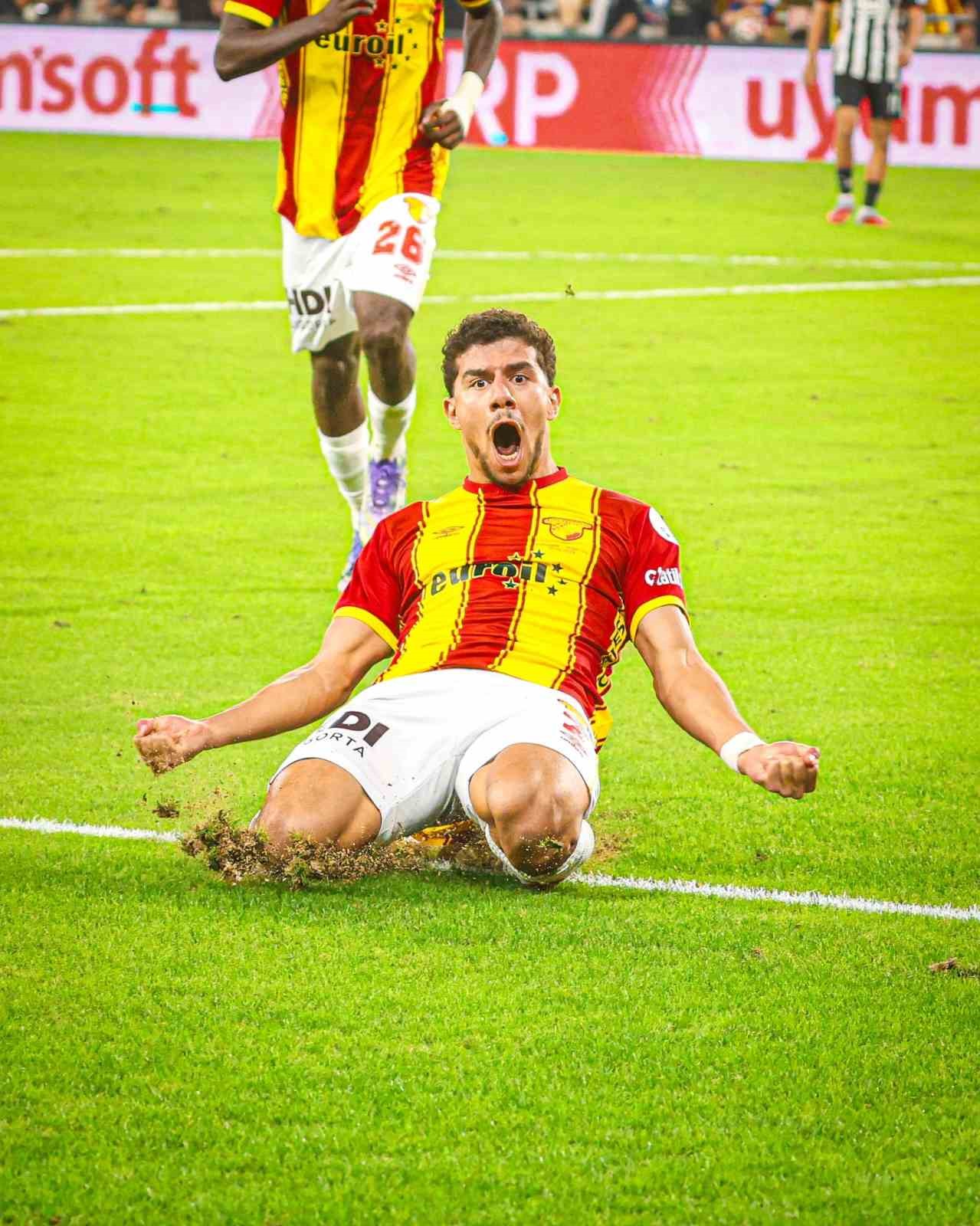 G&ouml;ztepe&rsquo;de g&ouml;zler Ibrahim Sabra&rsquo;nın &uuml;zerinde
