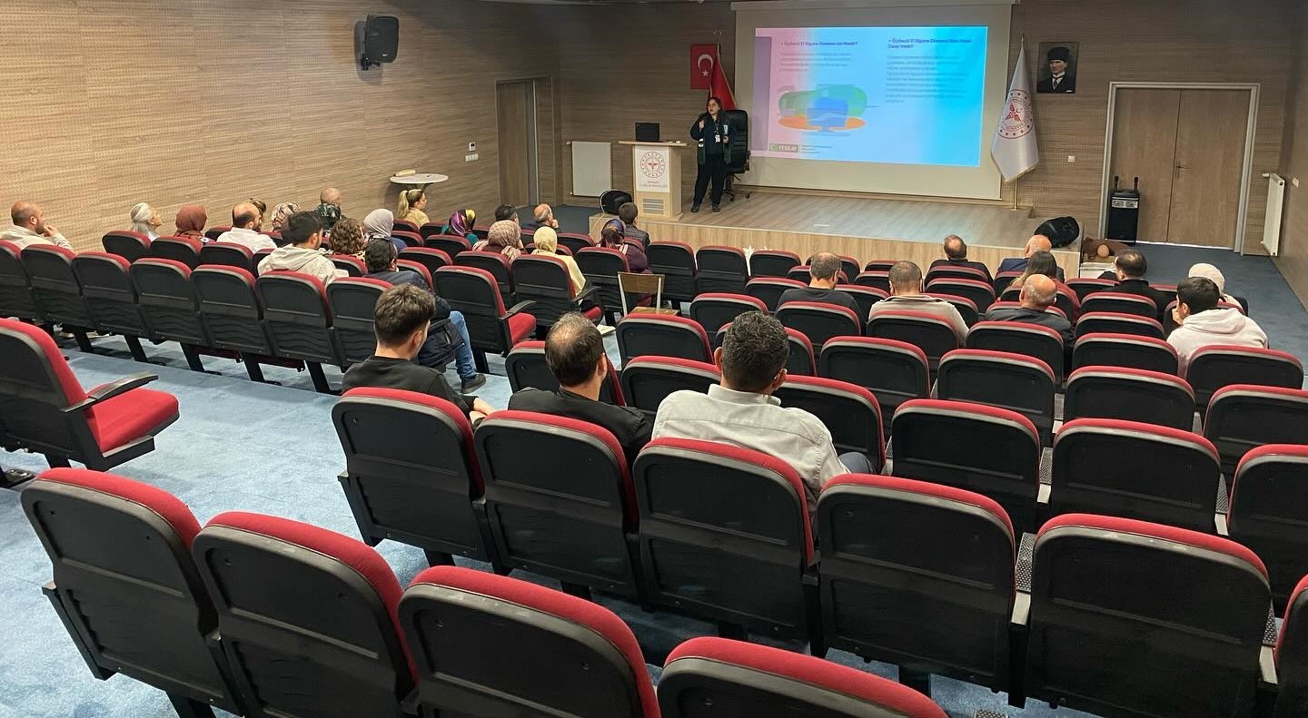 Bayburt’ta madde ve tütün bağımlılığıyla mücadele eğitimleri devam ediyor

