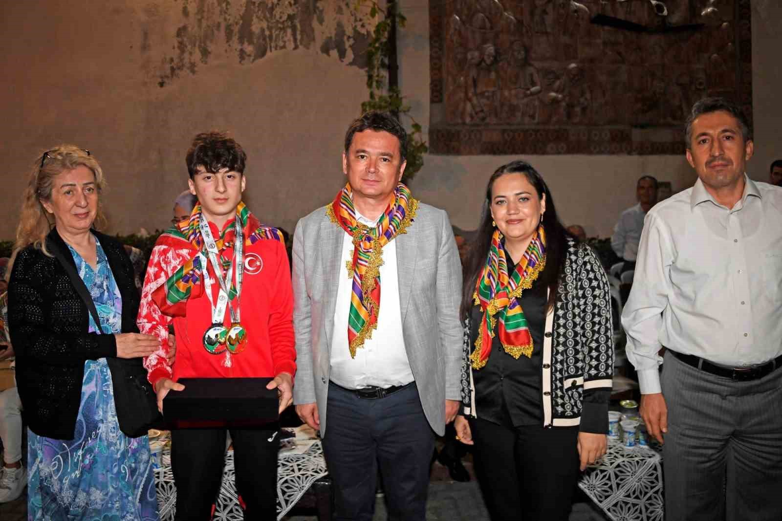 Başkan Erkan Aydın: "Her zaman yanımda olan hemşerilerime şükran borçluyum"
