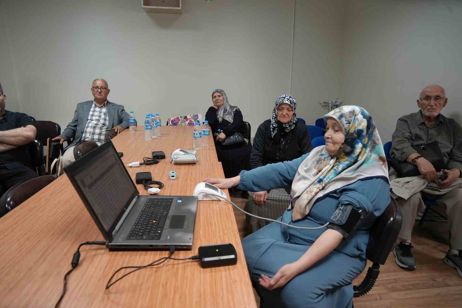 Tıpta çığır açacak gelişme: Bu cihaz sayesinde kronik hastalar evde tedavi edilebiliyor
