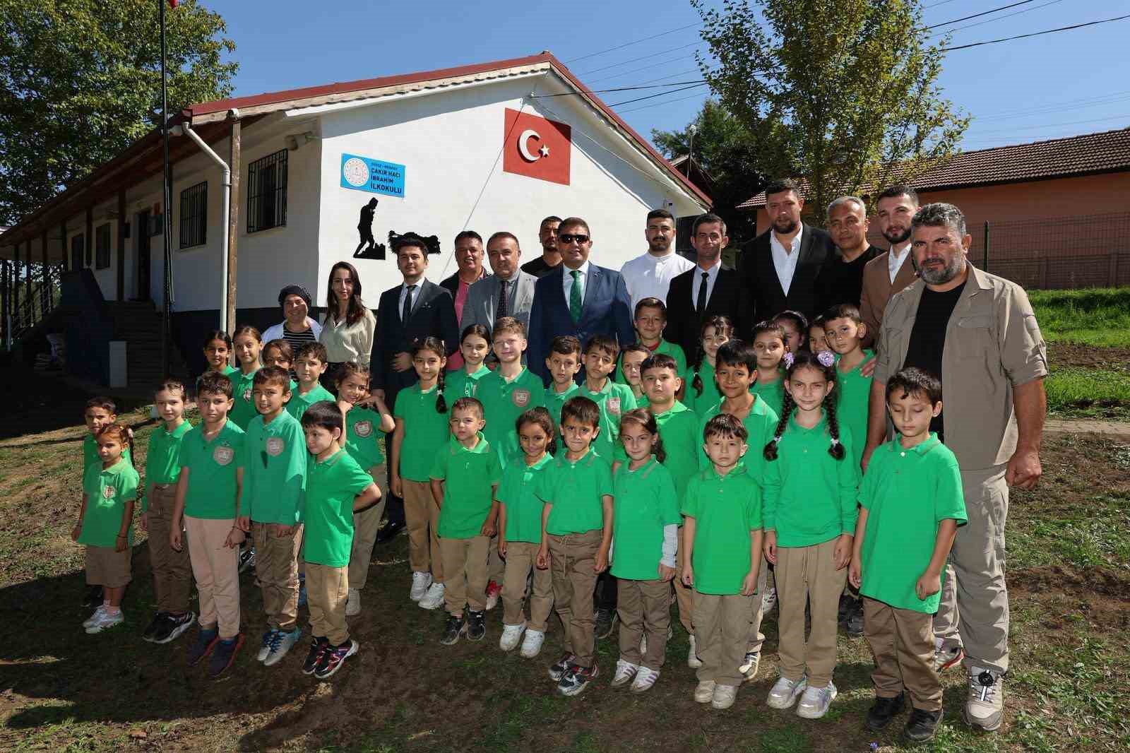 Vali Aslan&rsquo;dan yenilenen okula ziyaret
