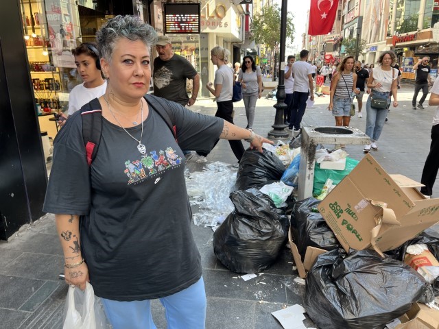 Çöp dağları Karşıyaka’ya uzandı