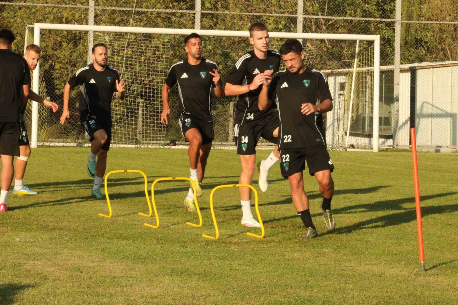 Kocaelispor, Beşiktaş ma&ccedil;ının hazırlıklarını s&uuml;rd&uuml;r&uuml;yor
