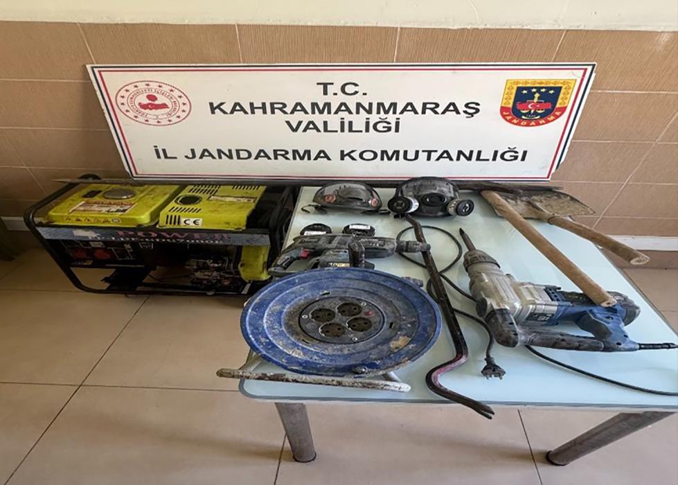 Kahramanmaraş&rsquo;ta define avcılarına operasyon: 10 kişi yakalandı
