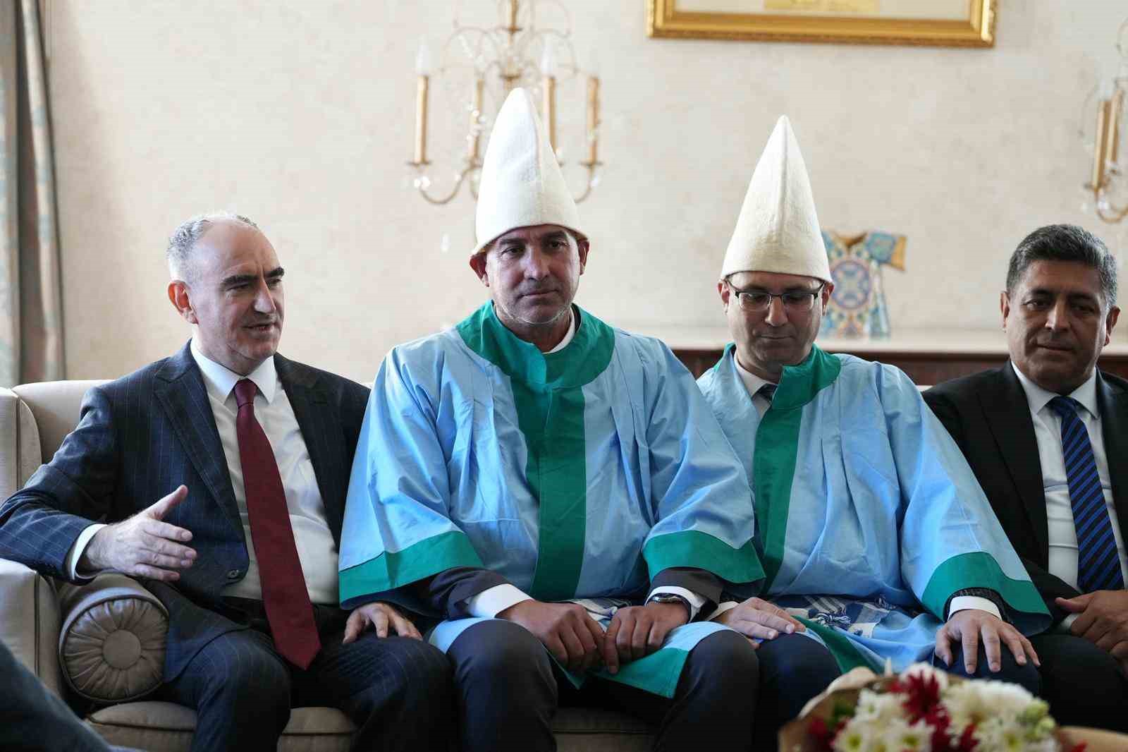 Vali Özkan esnafları ağırladı