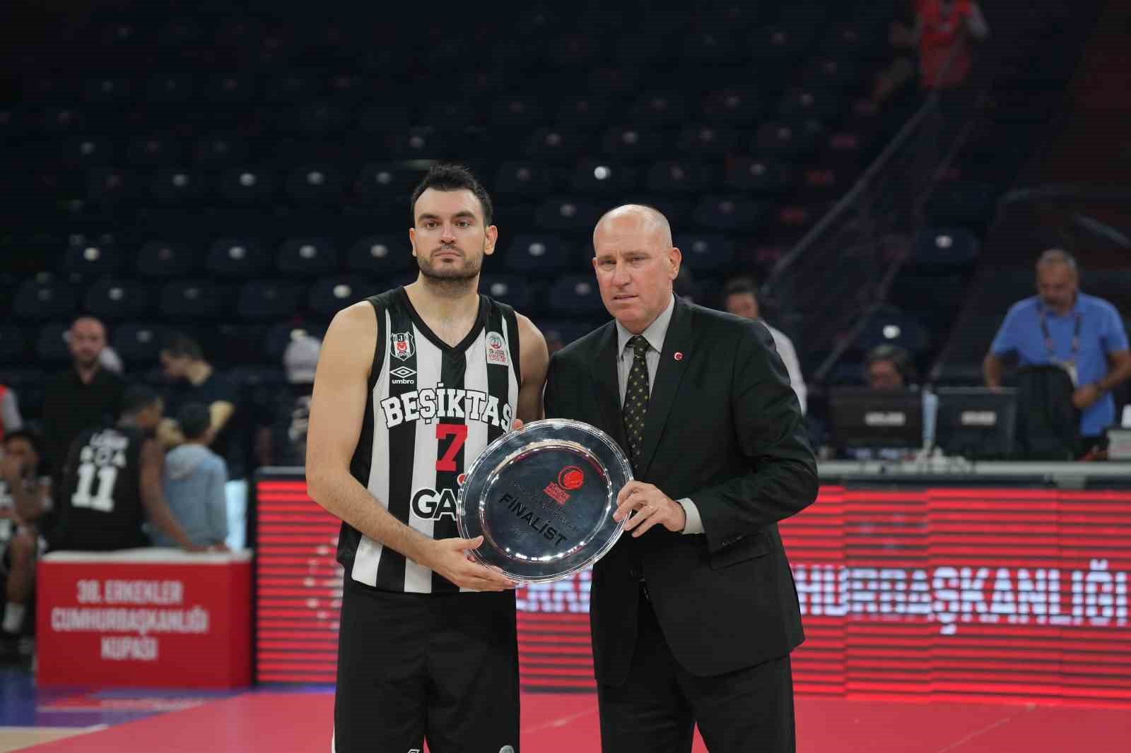 38. Erkekler Cumhurbaşkanlığı Kupası&rsquo;nda &ouml;d&uuml;ller verildi
