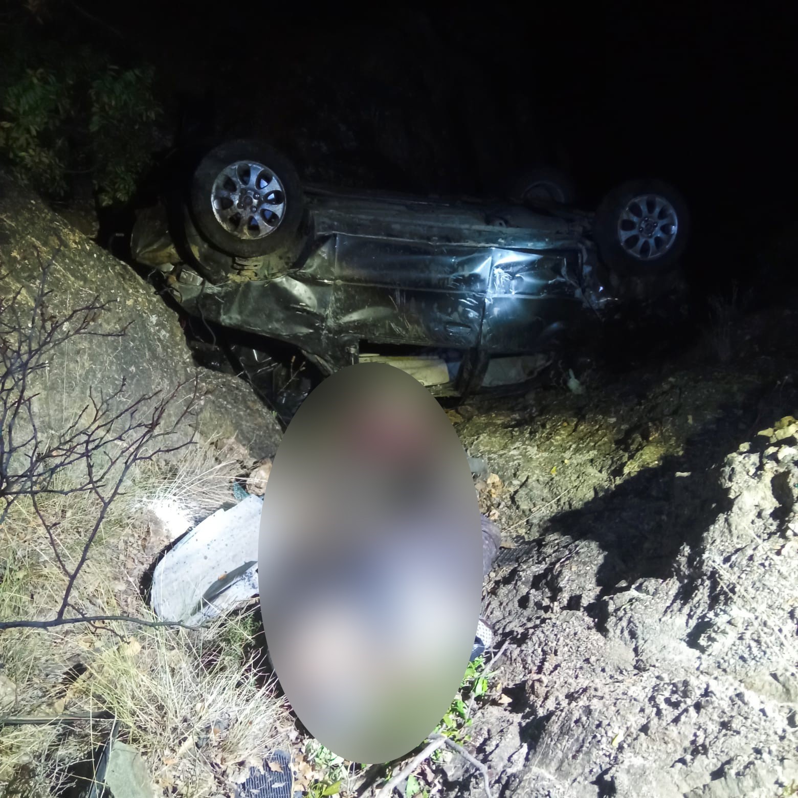 Sivas&rsquo;ta feci kazada hayatını kaybeden 4 kişinin cesetleri g&uuml;&ccedil;l&uuml;kle &ccedil;ıkartıldı
