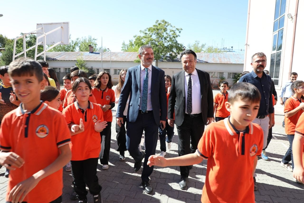 Tunceli’de öğrencilere Skolyoz taraması yapılmaya başlandı

