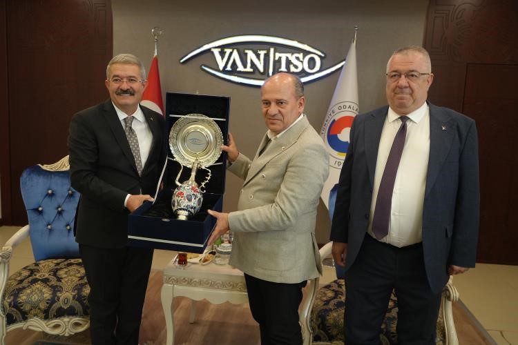 Balıkesir Edremit heyetinden, Van Edremit&rsquo;e kardeşlik ziyareti
