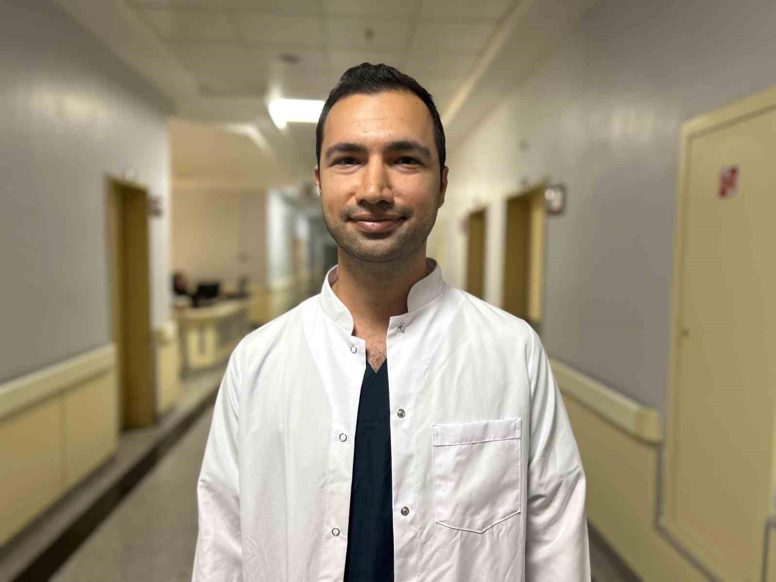 54 yaşındaki kadın 15 yıl sonra yeniden gülümseyebilecek
