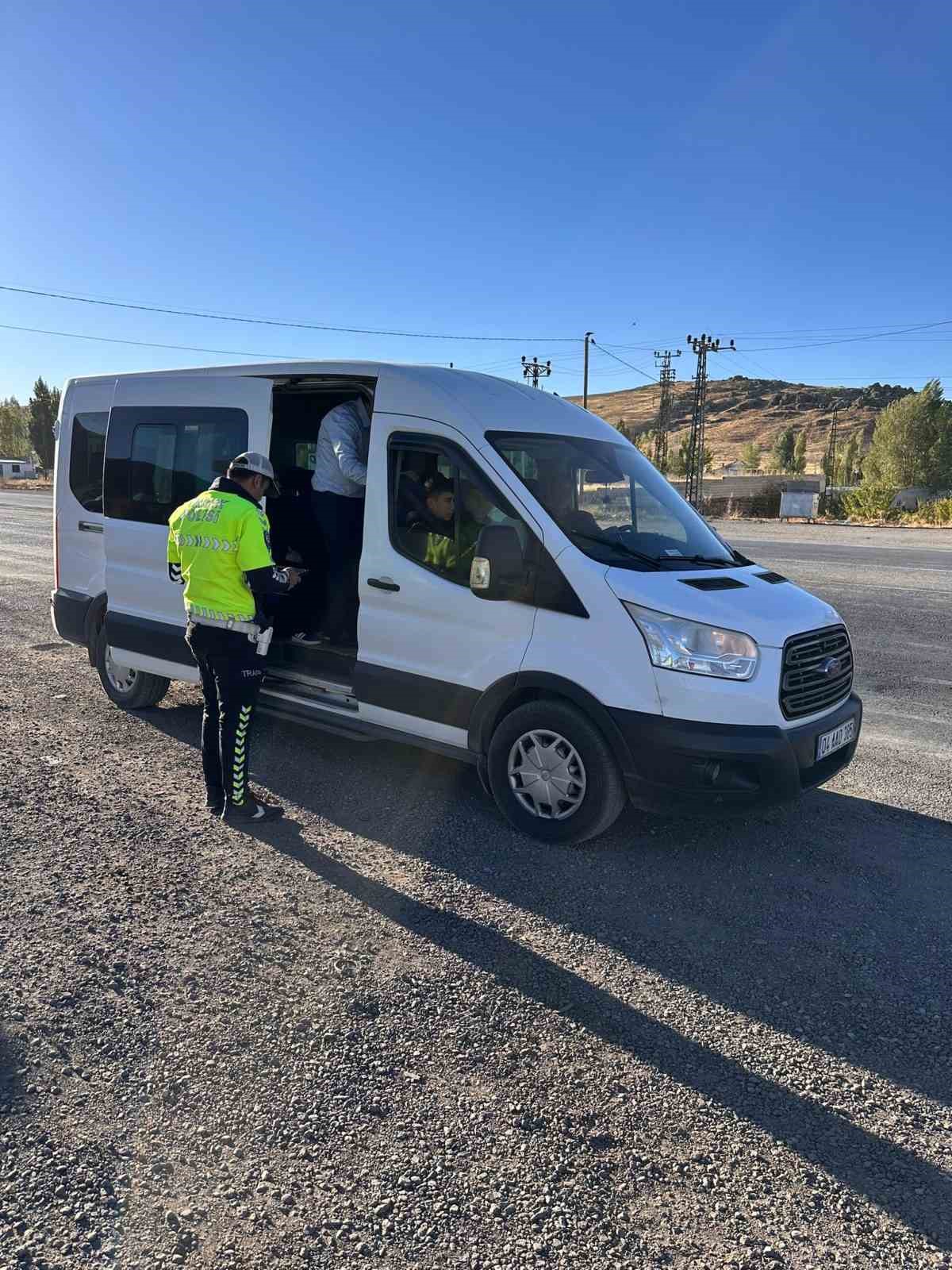 Patnos&rsquo;ta taşımalı eğitim servislerinde g&uuml;venlik denetimi
