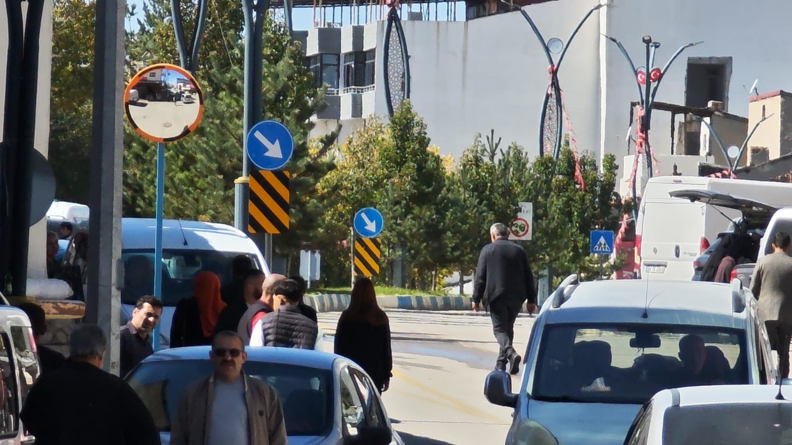 Aşkale&rsquo;de 4.4 b&uuml;y&uuml;kl&uuml;ğ&uuml;nde deprem paniğe neden oldu
