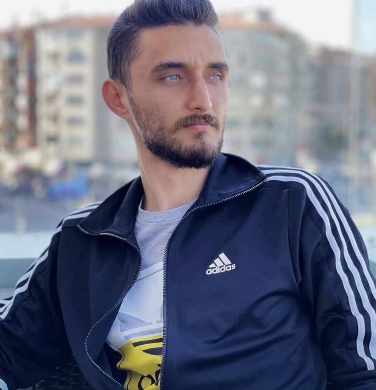 Genç yaşta beyin tümörüne yenildi